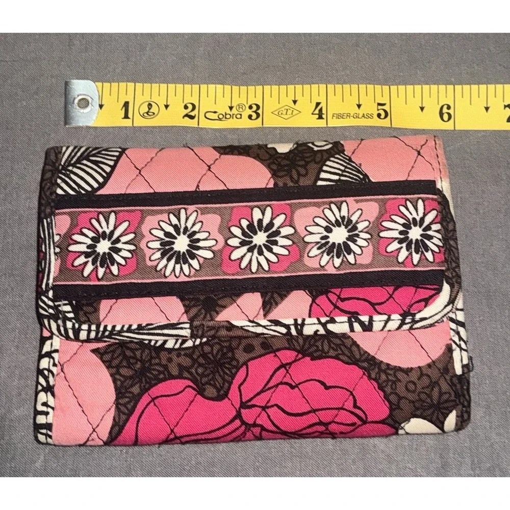 Vera Bradley Floral Quilted Multicolor Zip-Around Women's Wallets Lot of 2 - Picture 6 of 9